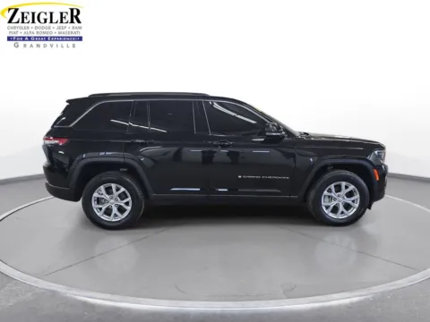 More photos of 2023 Jeep Grand Cherokee Limited at Zeigler Chrysler Dodge Jeep Ram of Grandville, MI