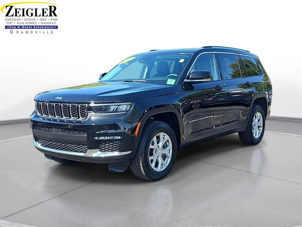 Black 2023 Jeep Grand Cherokee L Limited for sale in Grandville, MI