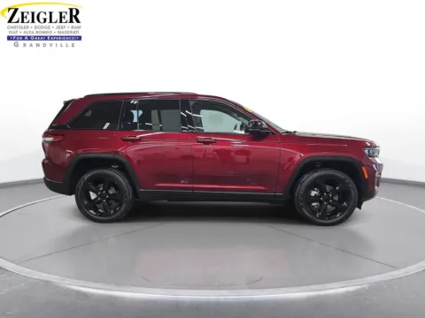 More photos of 2023 Jeep Grand Cherokee Limited at Zeigler Chrysler Dodge Jeep Ram of Grandville, MI