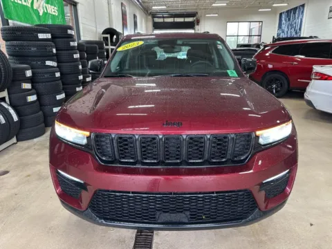 Photos of 2023 Jeep Grand Cherokee Limited for sale in Grandville, MI at Zeigler Chrysler Dodge Jeep Ram of Grandville