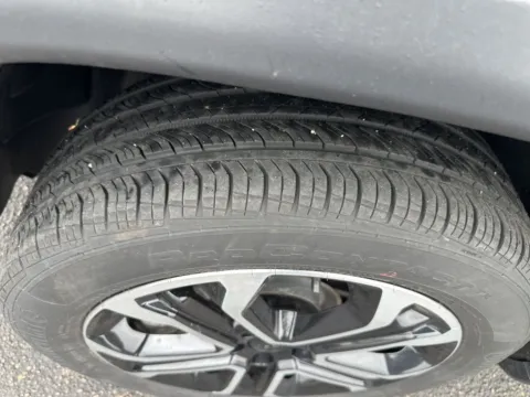 More photos of 2023 Jeep Compass Limited at Zeigler Chrysler Dodge Jeep Ram of Grandville, MI