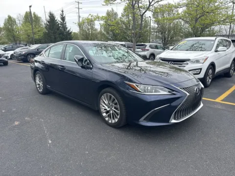 More photos of 2021 Lexus ES 300h Luxury at Zeigler Chrysler Dodge Jeep Ram of Grandville, MI