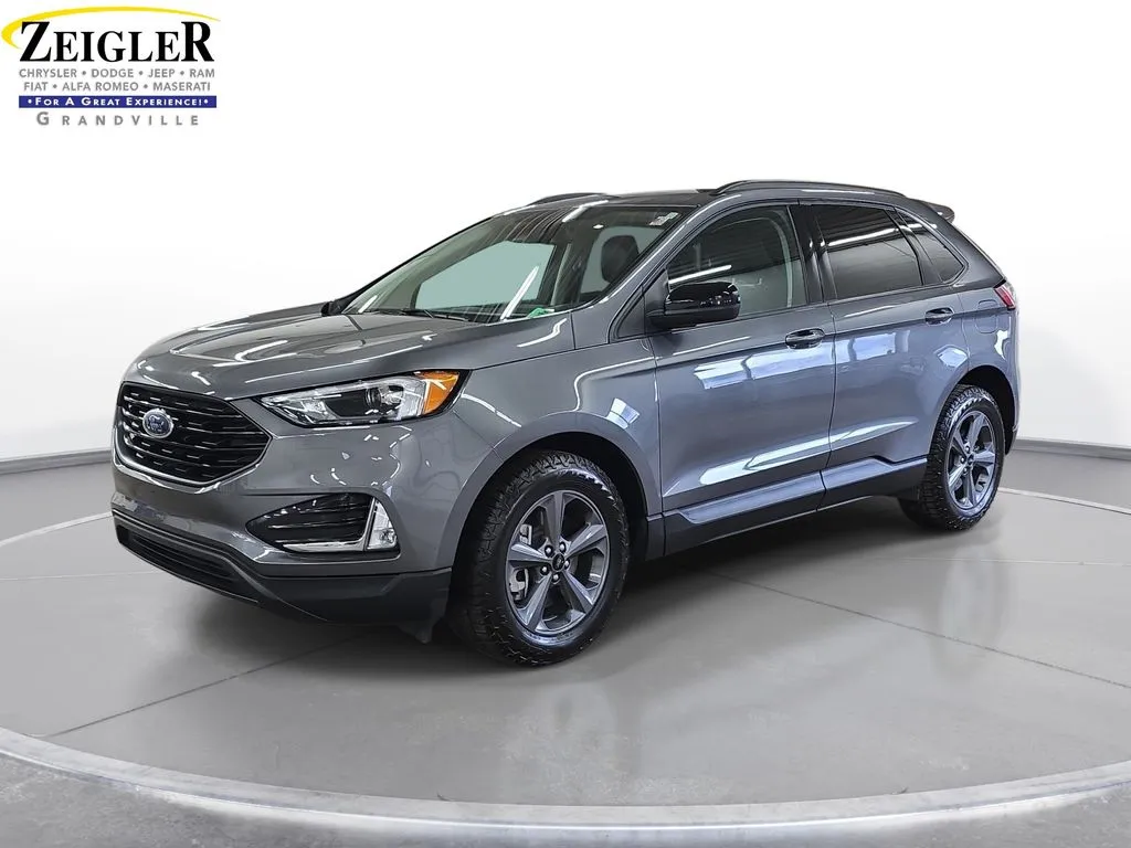 Gray 2024 Ford Edge SEL for sale in Grandville, MI