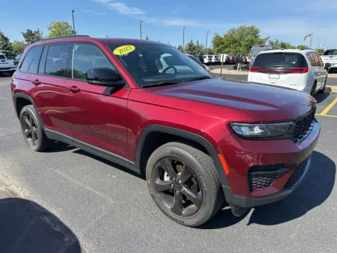 Photos of 2023 Jeep Grand Cherokee Altitude X for sale in Grandville, MI at Zeigler Chrysler Dodge Jeep Ram of Grandville