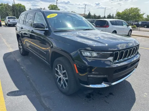 Black 2023 Jeep Grand Cherokee L Limited for sale in Grandville, MI