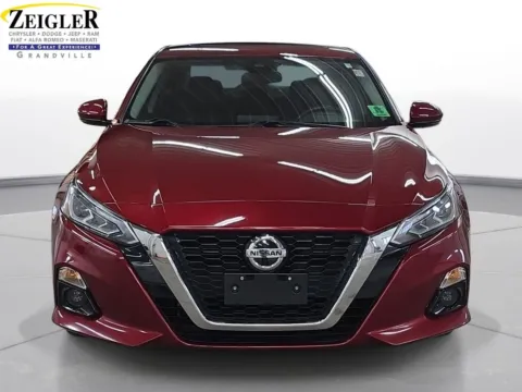 Photos of 2022 Nissan Altima 2.5 SL for sale in Grandville, MI at Zeigler Chrysler Dodge Jeep Ram of Grandville