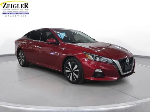 Another view of 2022 Nissan Altima 2.5 SL for sale in Grandville, MI at Zeigler Chrysler Dodge Jeep Ram of Grandville