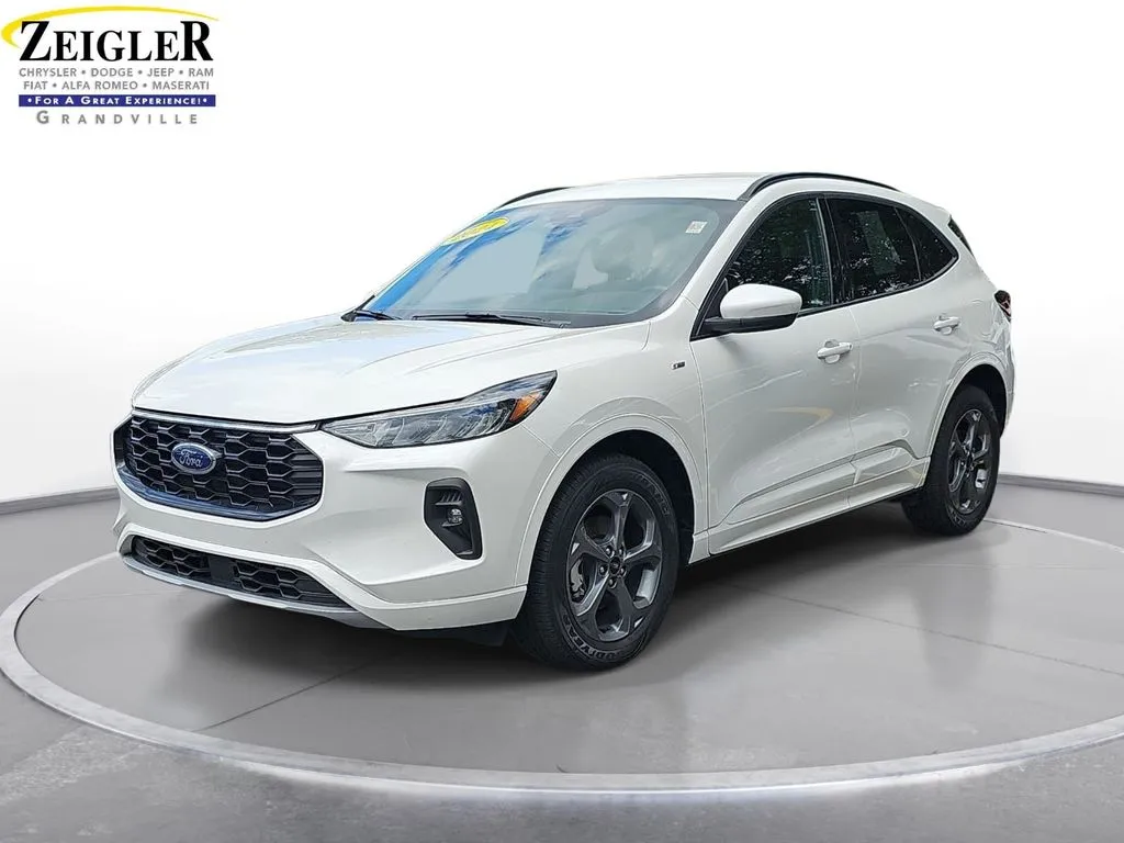 White 2024 Ford Escape Hybrid ST-Line Select for sale in Grandville, MI