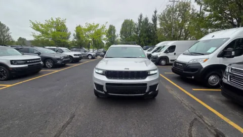 Another view of 2021 Jeep Grand Cherokee L Altitude for sale in Grandville, MI at Zeigler Chrysler Dodge Jeep Ram of Grandville