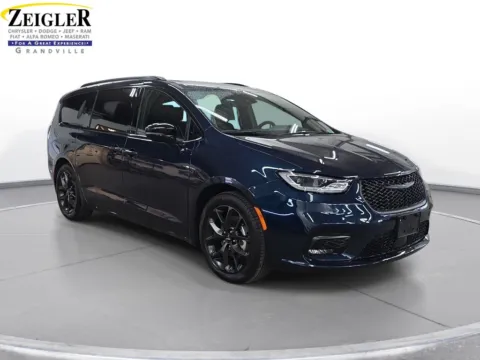 Another view of 2025 Chrysler Pacifica Limited for sale in Grandville, MI at Zeigler Chrysler Dodge Jeep Ram of Grandville