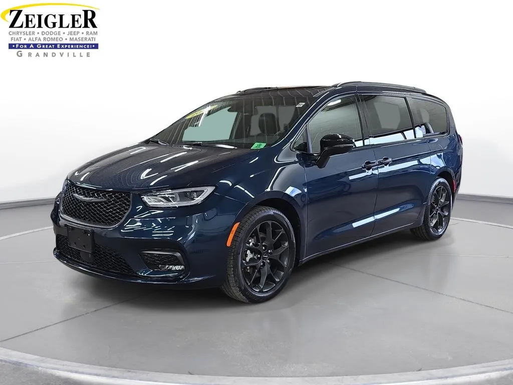 Blue 2025 Chrysler Pacifica Limited for sale in Grandville, MI