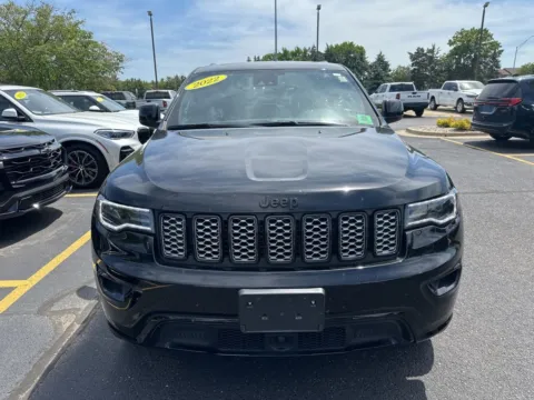 Photos of 2022 Jeep Grand Cherokee WK Laredo X for sale in Grandville, MI at Zeigler Chrysler Dodge Jeep Ram of Grandville