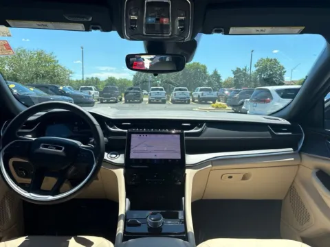 More photos of 2023 Jeep Grand Cherokee Limited at Zeigler Chrysler Dodge Jeep Ram of Grandville, MI