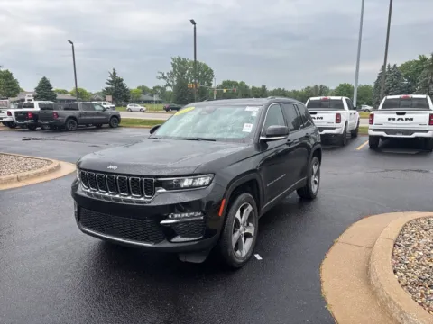 Black 2023 Jeep Grand Cherokee Limited for sale in Grandville, MI