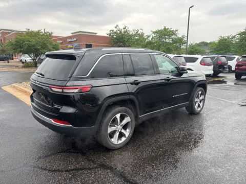 More photos of 2023 Jeep Grand Cherokee Limited at Zeigler Chrysler Dodge Jeep Ram of Grandville, MI