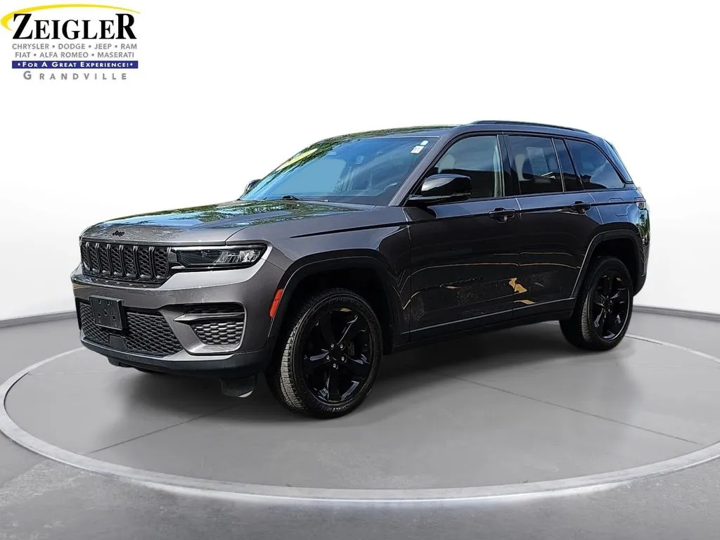 Gray 2023 Jeep Grand Cherokee Altitude X for sale in Grandville, MI