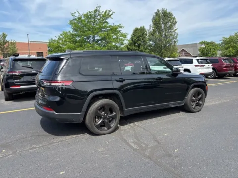More photos of 2023 Jeep Grand Cherokee L Limited at Zeigler Chrysler Dodge Jeep Ram of Grandville, MI
