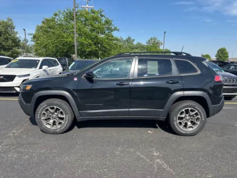 More photos of 2022 Jeep Cherokee Trailhawk at Zeigler Chrysler Dodge Jeep Ram of Grandville, MI
