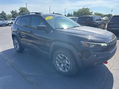 Black 2022 Jeep Cherokee Trailhawk for sale in Grandville, MI