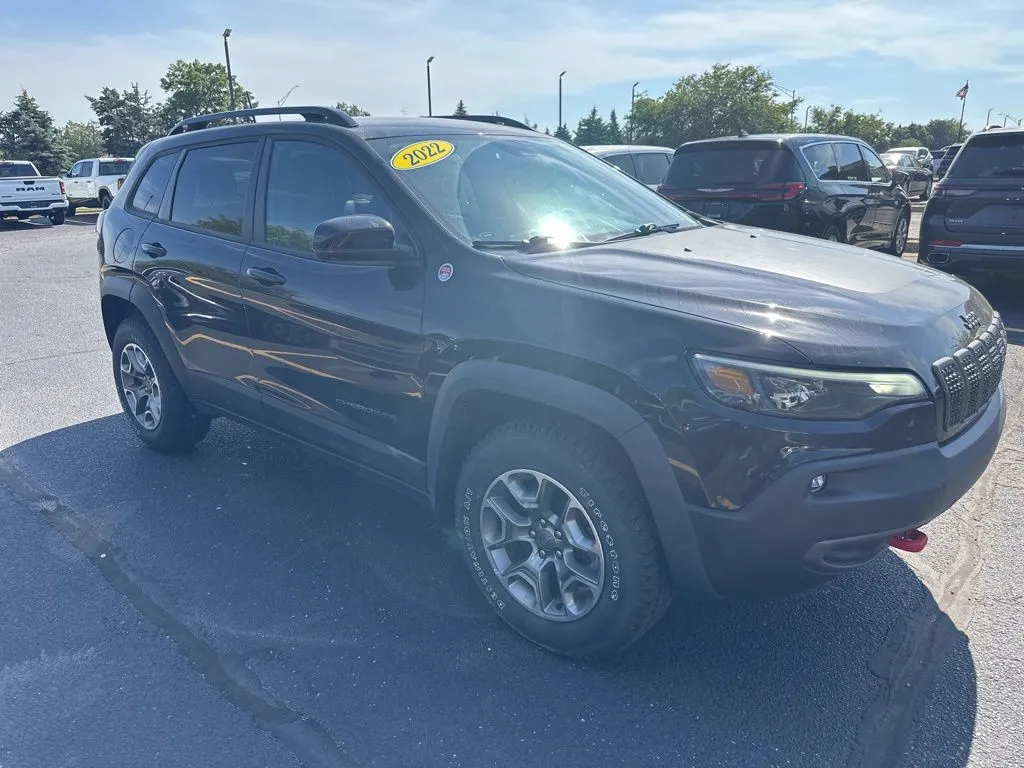 Black 2022 Jeep Cherokee Trailhawk for sale in Grandville, MI