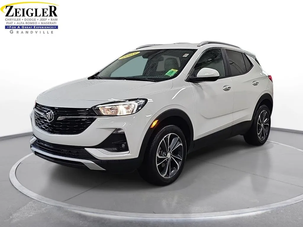 White 2023 Buick Encore GX Select for sale in Grandville, MI