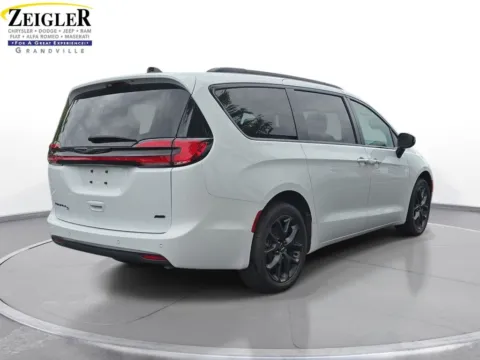 More photos of 2023 Chrysler Pacifica Touring L at Zeigler Chrysler Dodge Jeep Ram of Grandville, MI