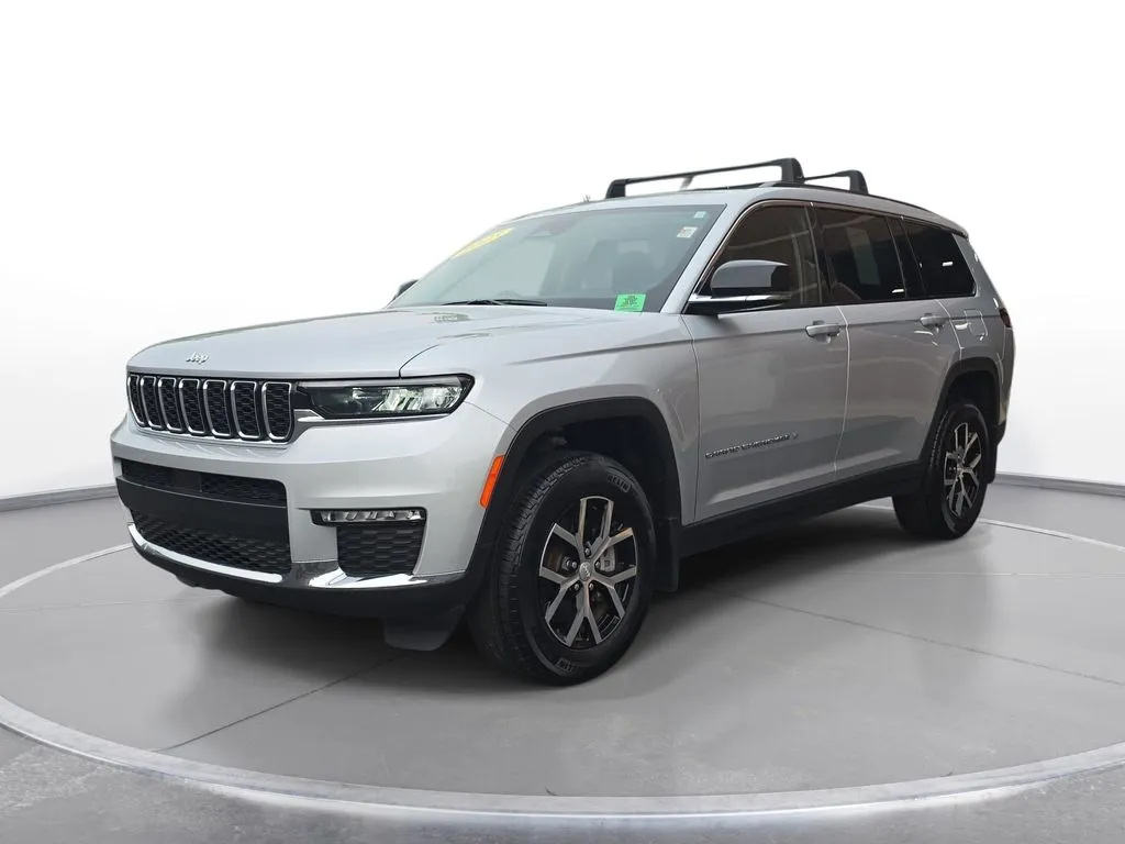 Silver 2023 Jeep Grand Cherokee L Limited for sale in Grandville, MI