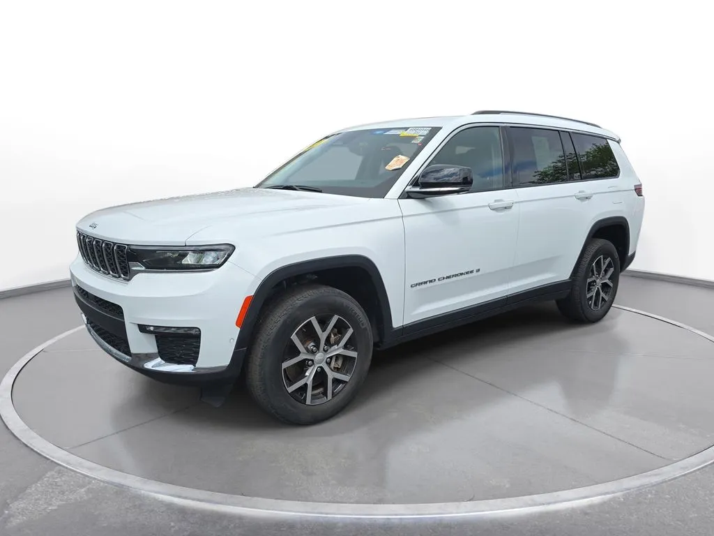 White 2023 Jeep Grand Cherokee L Limited for sale in Grandville, MI