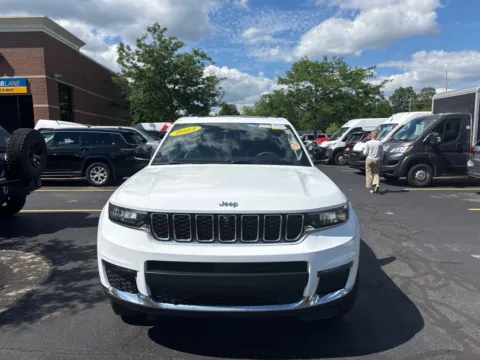 White 2023 Jeep Grand Cherokee L Limited for sale in Grandville, MI