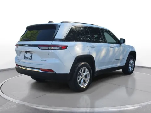 More photos of 2023 Jeep Grand Cherokee Limited at Zeigler Chrysler Dodge Jeep Ram of Grandville, MI