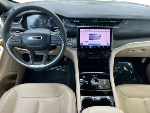 More photos of 2023 Jeep Grand Cherokee Limited at Zeigler Chrysler Dodge Jeep Ram of Grandville, MI