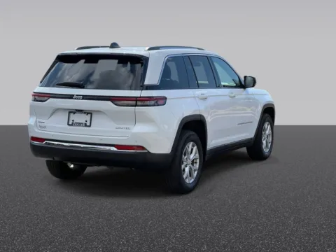 More photos of 2023 Jeep Grand Cherokee Limited at Zeigler Chrysler Dodge Jeep Ram of Grandville, MI