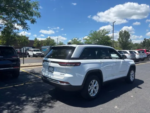 More photos of 2023 Jeep Grand Cherokee Limited at Zeigler Chrysler Dodge Jeep Ram of Grandville, MI