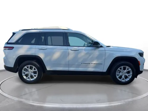 More photos of 2023 Jeep Grand Cherokee Limited at Zeigler Chrysler Dodge Jeep Ram of Grandville, MI