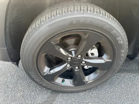 More photos of 2023 Jeep Grand Cherokee Altitude X at Zeigler Chrysler Dodge Jeep Ram of Grandville, MI