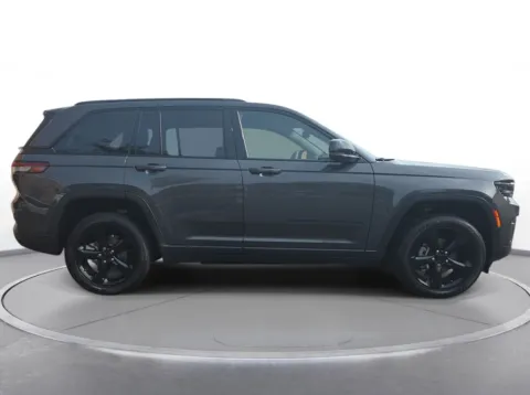 More photos of 2023 Jeep Grand Cherokee Altitude X at Zeigler Chrysler Dodge Jeep Ram of Grandville, MI