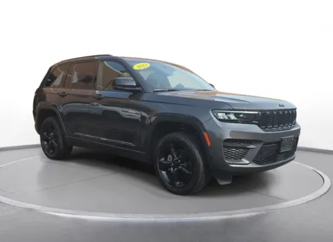 Another view of 2023 Jeep Grand Cherokee Altitude X for sale in Grandville, MI at Zeigler Chrysler Dodge Jeep Ram of Grandville