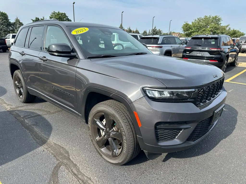 Gray 2023 Jeep Grand Cherokee Altitude X for sale in Grandville, MI