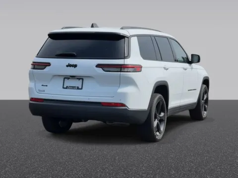More photos of 2023 Jeep Grand Cherokee L Altitude at Zeigler Chrysler Dodge Jeep Ram of Grandville, MI
