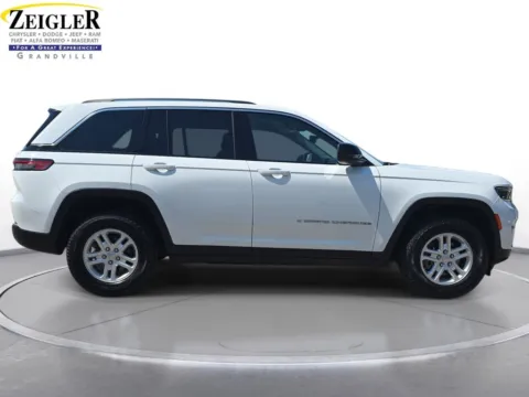 More photos of 2022 Jeep Grand Cherokee Laredo at Zeigler Chrysler Dodge Jeep Ram of Grandville, MI