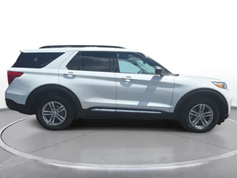 More photos of 2024 Ford Explorer XLT at Zeigler Chrysler Dodge Jeep Ram of Grandville, MI