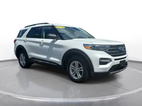 Another view of 2024 Ford Explorer XLT for sale in Grandville, MI at Zeigler Chrysler Dodge Jeep Ram of Grandville