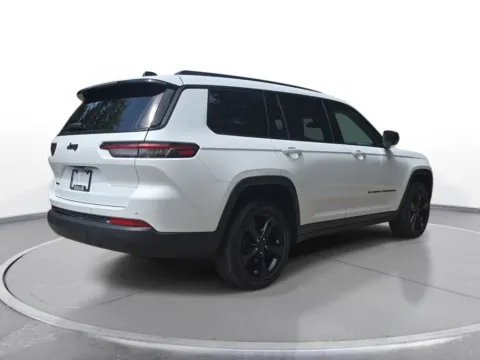 More photos of 2023 Jeep Grand Cherokee Altitude X at Zeigler Chrysler Dodge Jeep Ram of Grandville, MI