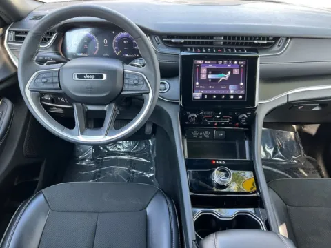 More photos of 2023 Jeep Grand Cherokee L Altitude at Zeigler Chrysler Dodge Jeep Ram of Grandville, MI