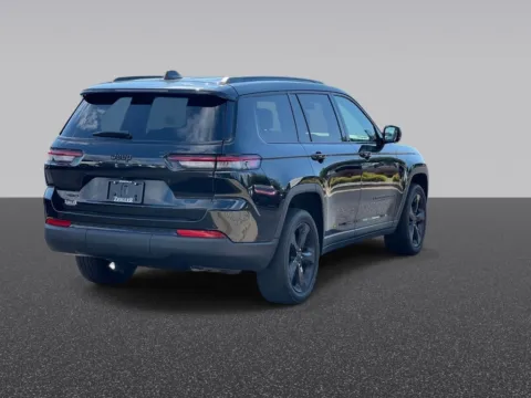 More photos of 2023 Jeep Grand Cherokee L Altitude at Zeigler Chrysler Dodge Jeep Ram of Grandville, MI