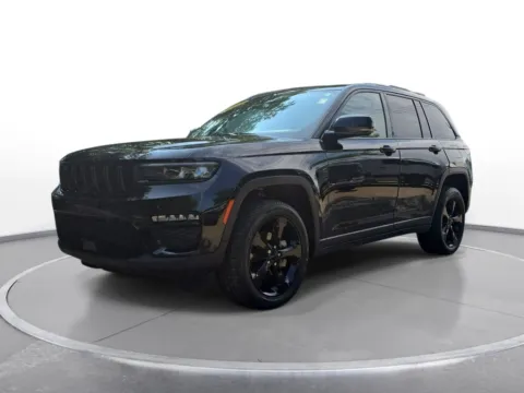 Black 2023 Jeep Grand Cherokee Limited for sale in Grandville, MI
