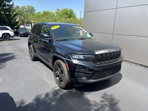 More photos of 2023 Jeep Grand Cherokee Limited at Zeigler Chrysler Dodge Jeep Ram of Grandville, MI