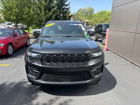 More photos of 2023 Jeep Grand Cherokee Limited at Zeigler Chrysler Dodge Jeep Ram of Grandville, MI
