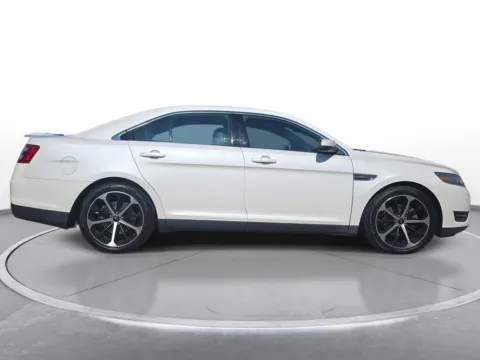 More photos of 2015 Ford Taurus SEL at Zeigler Chrysler Dodge Jeep Ram of Grandville, MI