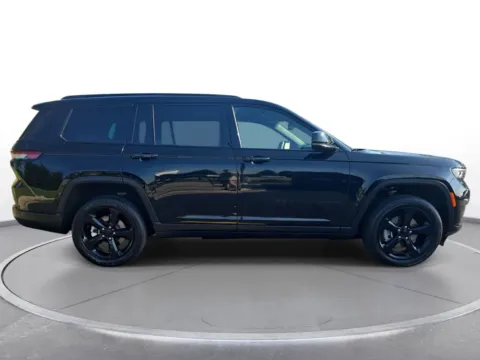 More photos of 2023 Jeep Grand Cherokee L Altitude at Zeigler Chrysler Dodge Jeep Ram of Grandville, MI